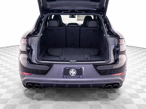 New 2026 Porsche Cayenne Coupe AWD/4WD image 31