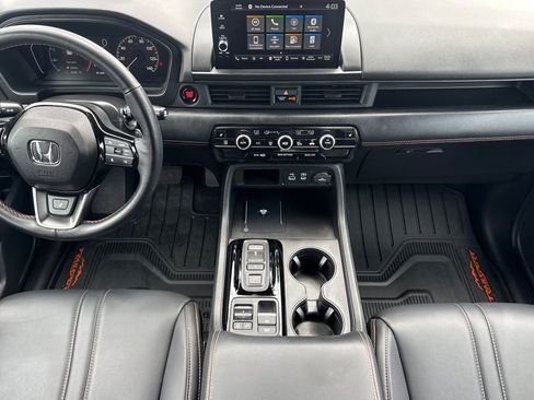 Certified 2025 Honda Pilot TrailSport image 15