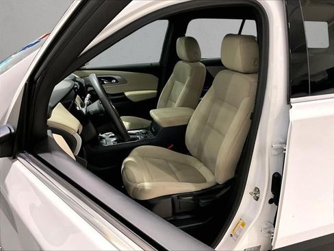 Used 2022 Chevrolet Traverse LS FWD image 27