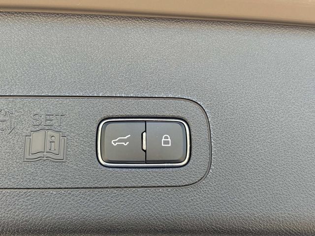 New 2025 Lincoln Aviator AWD w/ Equipment Group 101A image 13