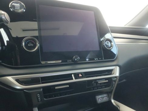 Used 2023 Lexus RX 350 Premium image 27