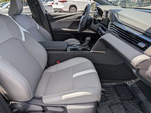 Used 2025 Toyota Camry SE image 21