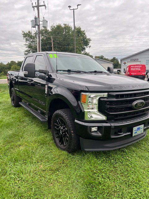 Used 2022 Ford F250 XLT w/ Black Appearance Package AWD/4WD image 3