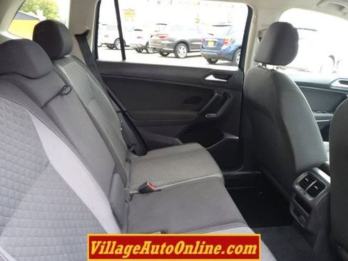 Used 2019 Volkswagen Tiguan S image 33