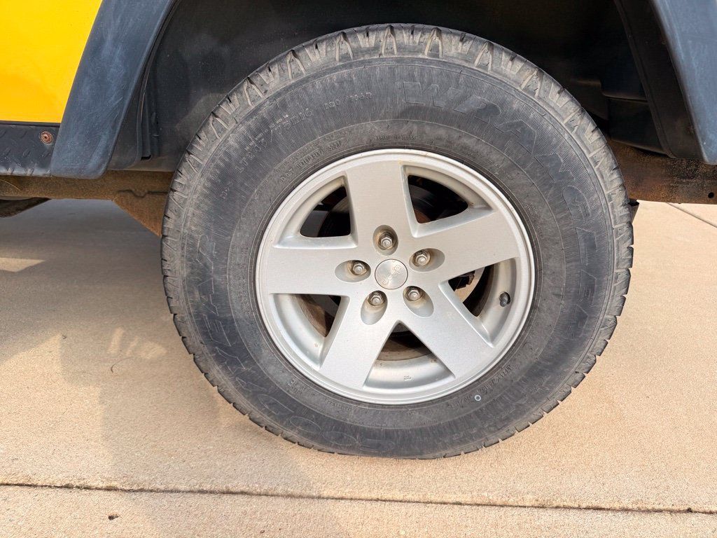 Used 2006 Jeep Wrangler Unlimited Rubicon AWD/4WD image 11