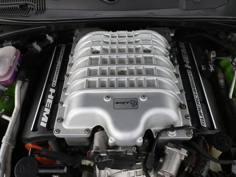 Used 2017 Dodge Challenger SRT Hellcat RWD image 19
