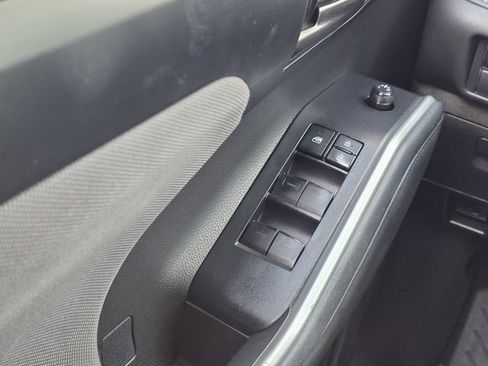 Used 2022 Toyota Highlander L FWD image 17