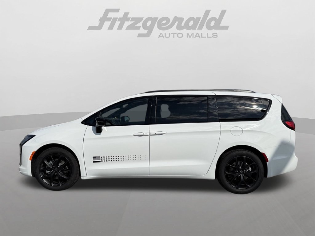 New 2027 Chrysler Pacifica Select FWD image 10