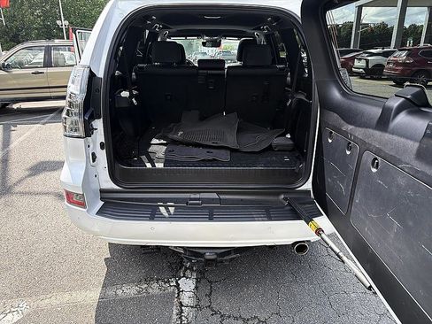 Used 2023 Lexus GX 460 Premium w/ Premium Plus Package AWD/4WD image 23