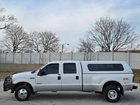 Used 2004 Ford F350 Lariat image 2