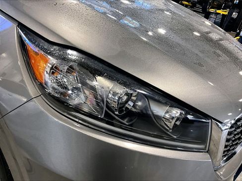 Used 2019 Kia Sorento SX image 34