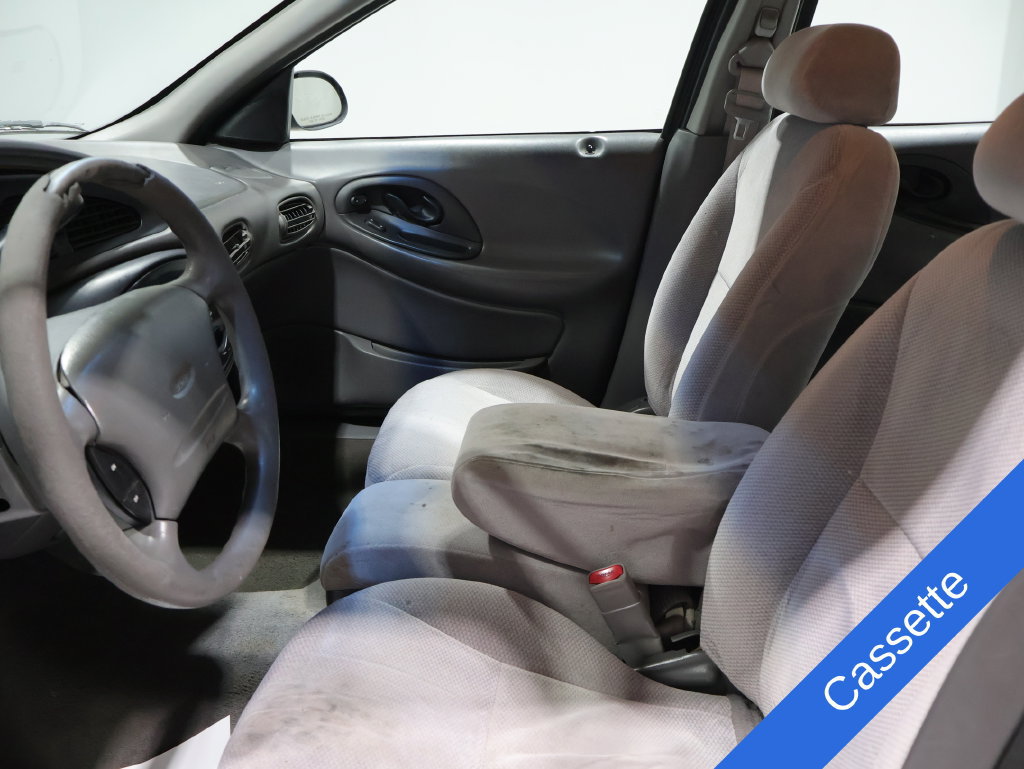 Used 1999 Ford Taurus SE FWD image 2