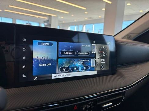Certified 2025 Nissan Kicks SR AWD/4WD image 20
