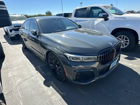 Used 2021 BMW 740i w/ M Sport Package RWD image 2