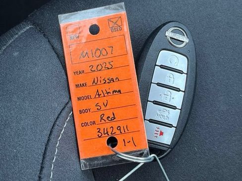 Used 2025 Nissan Altima 2.5 SV FWD image 32