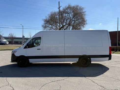 Used 2020 Mercedes-Benz Sprinter 3500 w/ Exterior Lighting Package image 6