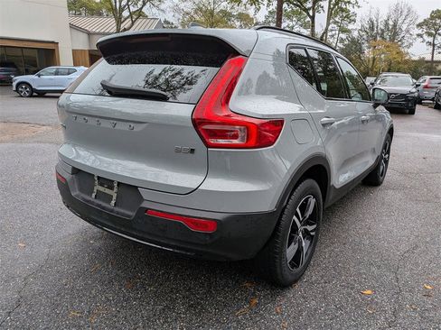 Certified 2024 Volvo XC40 B5 Core image 4