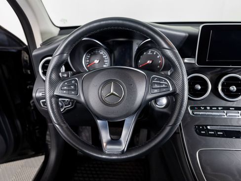 Used 2019 Mercedes-Benz GLC 300 4MATIC w/ Premium Package image 31