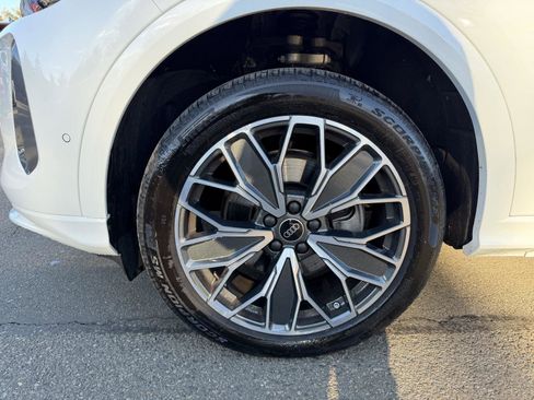 Used 2025 Audi Q5 Premium Plus w/ Premium Plus image 7