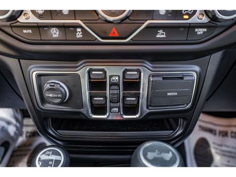Used 2023 Jeep Wrangler Unlimited Sport image 17