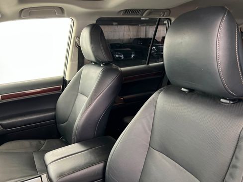 Used 2018 Lexus GX 460 Premium w/ Premium Package image 17