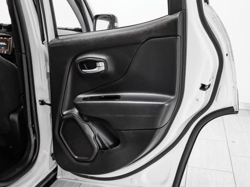 Used 2023 Jeep Renegade Trailhawk image 44