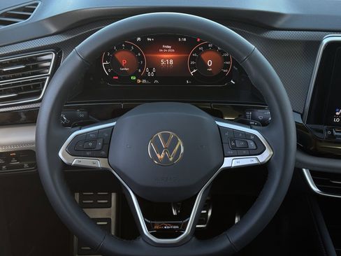 New 2026 Volkswagen Atlas Peak Edition AWD/4WD image 17