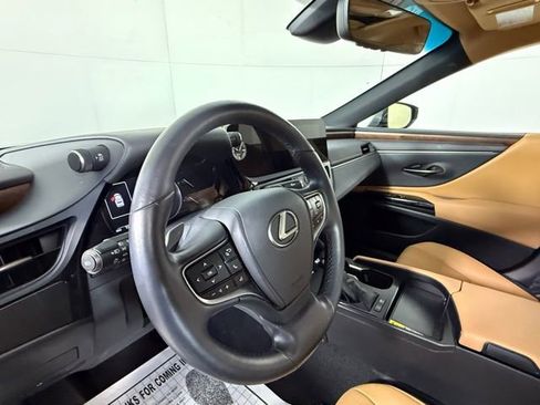 Certified 2025 Lexus ES 300h w/ Premium Package image 11