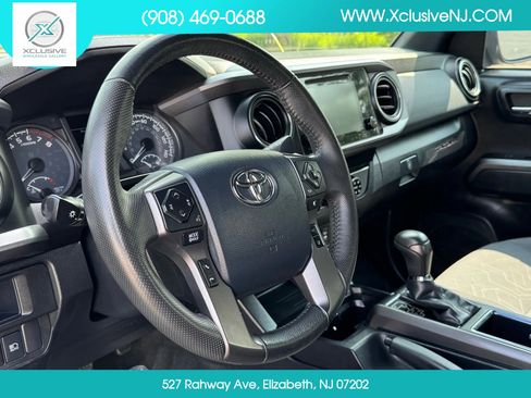 Used 2019 Toyota Tacoma TRD Sport w/ Technology Package image 9