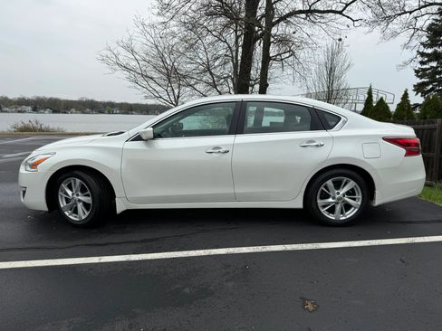 Used 2013 Nissan Altima 2.5 SV FWD image 8