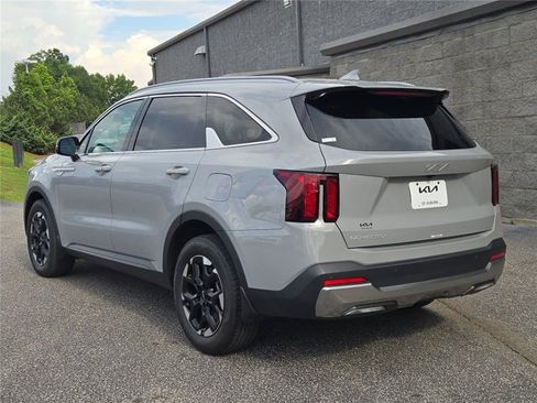 Certified 2025 Kia Sorento S FWD image 20