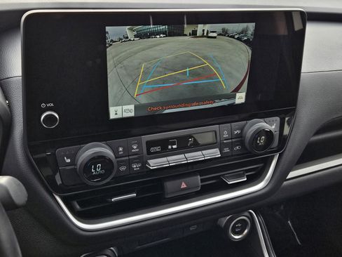 Used 2025 Toyota Grand Highlander AWD image 23