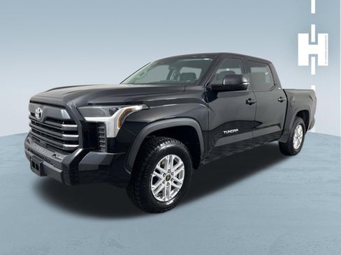 Used 2023 Toyota Tundra SR5 w/ SR5 Premium Package image 3