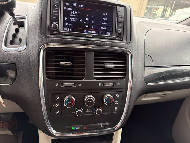 Used 2019 Dodge Grand Caravan SXT FWD image 25