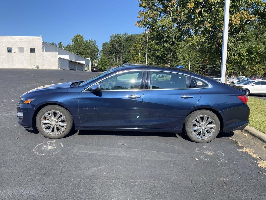 Used 2021 Chevrolet Malibu LT FWD image 5
