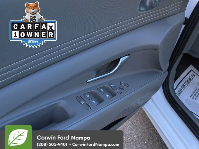 Used 2025 Hyundai Elantra SEL FWD image 11