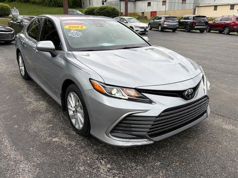 Used 2024 Toyota Camry LE FWD image 4