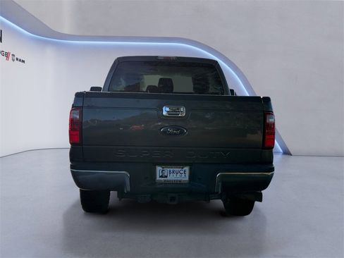 Used 2015 Ford F250 XLT w/ XLT Interior Package image 4