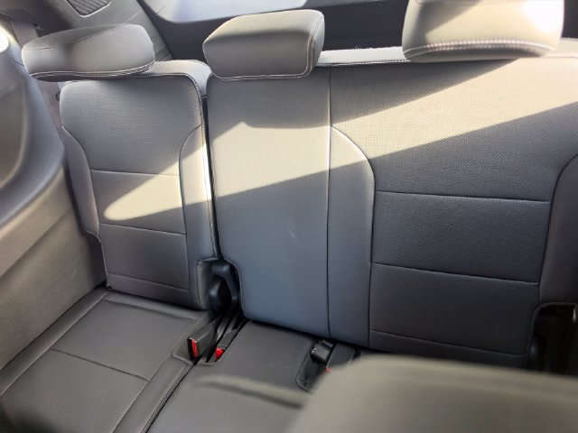 Used 2026 Chevrolet Traverse LT FWD image 20
