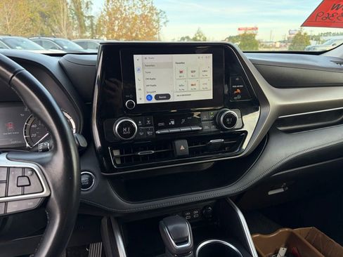 Used 2023 Toyota Highlander LE image 20