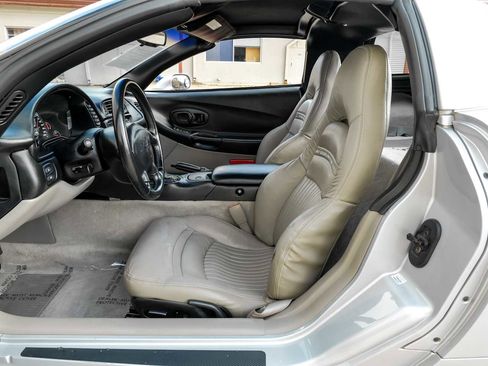 Used 2000 Chevrolet Corvette w/ Memory Pkg image 4