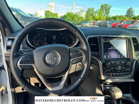 Used 2018 Jeep Grand Cherokee Altitude AWD/4WD image 12