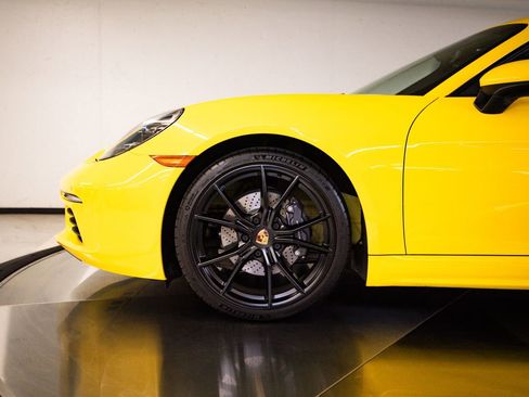 Certified 2024 Porsche 718 Cayman RWD image 11