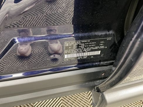 Used 2024 Toyota Venza Limited image 38