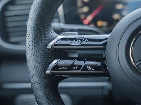 New 2026 Mercedes-Benz GLS 450 4MATIC image 33