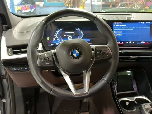 Used 2024 BMW X2 xDrive28i AWD/4WD image 2