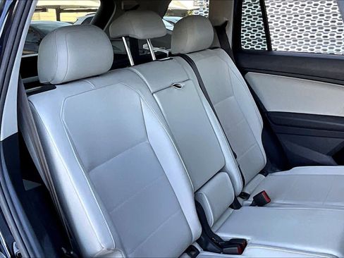 Used 2019 Volkswagen Tiguan SE w/ Panoramic Sunroof Package image 15