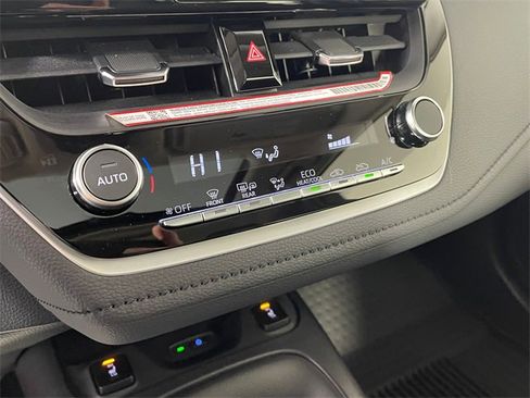 Used 2025 Toyota Corolla XLE image 9