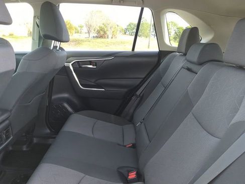 Used 2019 Toyota RAV4 XLE w/ Convenience Package image 17