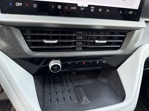 Used 2025 Ford Explorer Platinum w/ LUX Leather Package image 29